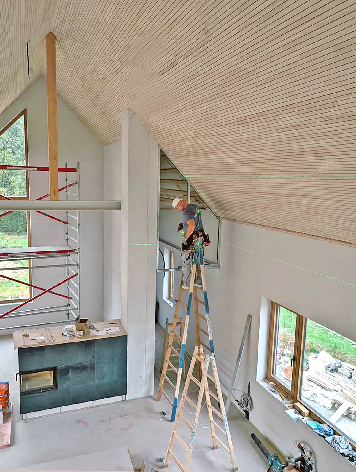 Neubau Haus RLS, Pöllau, Innenraum der Scheune mit Blick von der Freizeitempore